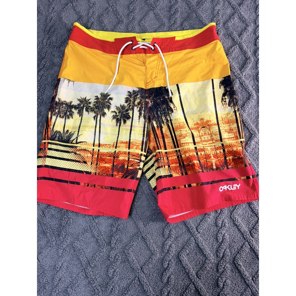 Oakley Board shorts Men's 34 Red Palm Tree Swim Trunks Performance Fit Surf F/S